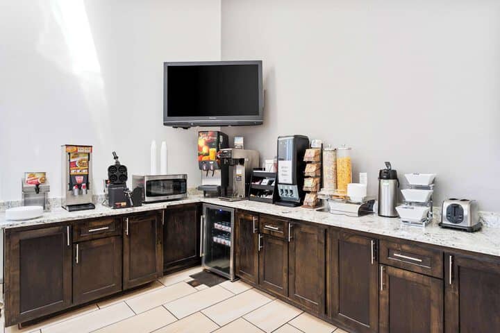 Breakfast area